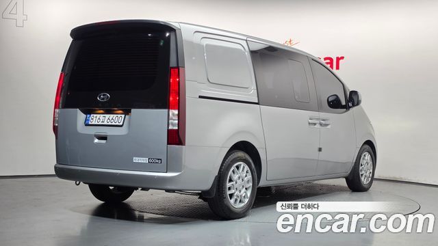 Hyundai Staria Cargo 5-Seater Modern 2023 — фото 2