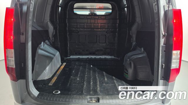 Hyundai Staria Cargo 5-Seater Modern 2023 — фото 16