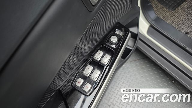 KG Mobility (SsangYong) Tivoli Diesel TX 2WD 2016 — фото 18