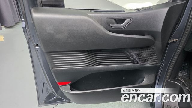 Hyundai Staria Cargo 3-Seater Modern 2022 — фото 24