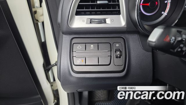 KG Mobility (SsangYong) Tivoli Diesel LX 2WD 2016 — фото 19