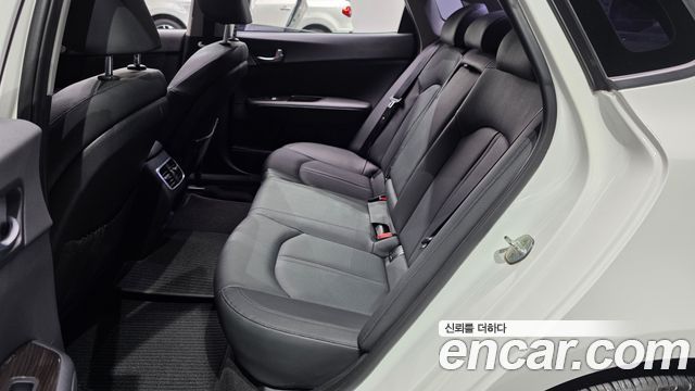 Kia K5 (II) 2.0 SX Prestige 2018 — фото 11