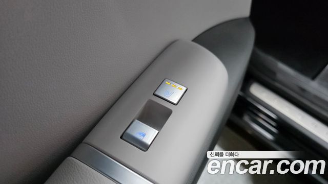 Hyundai Grandeur (GN7) 2,5 Gasoline 2WD Exclusive 2025 — фото 19