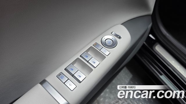 Hyundai Grandeur (GN7) 2,5 Gasoline 2WD Exclusive 2025 — фото 20