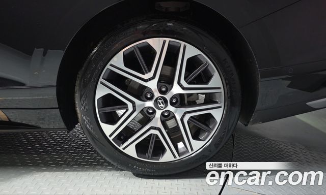Hyundai Grandeur (GN7) 2,5 Gasoline 2WD Exclusive 2025 — фото 21