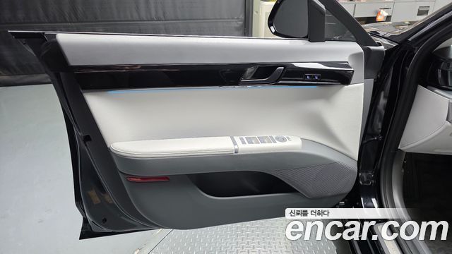 Hyundai Grandeur (GN7) 2,5 Gasoline 2WD Exclusive 2025 — фото 24