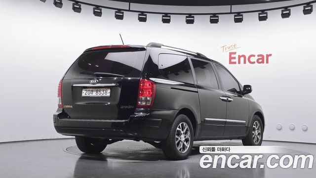 Kia Carnival R New Carnival Limousine GLX High-Deluxe 2014 — фото 2