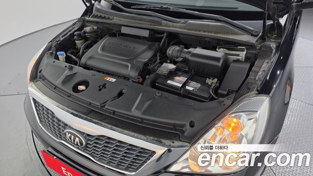 Kia Carnival R New Carnival Limousine GLX High-Deluxe 2014 — фото 6