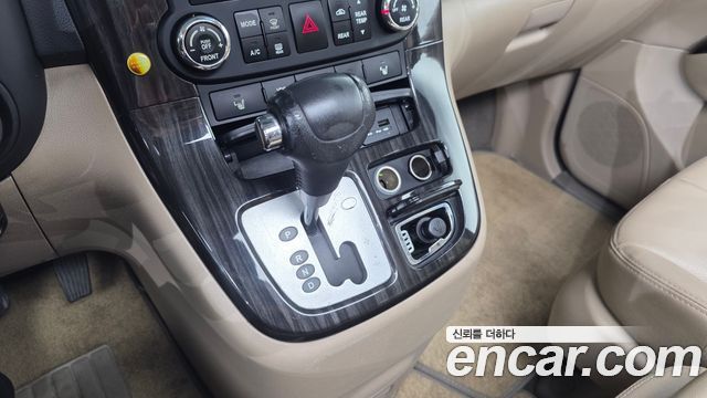 Kia Carnival R New Carnival Limousine GLX High-Deluxe 2014 — фото 9
