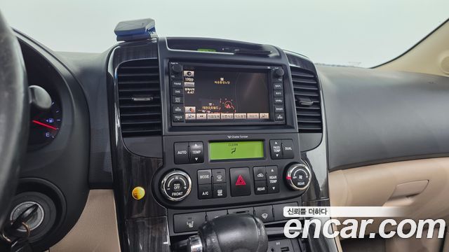 Kia Carnival R New Carnival Limousine GLX High-Deluxe 2014 — фото 12