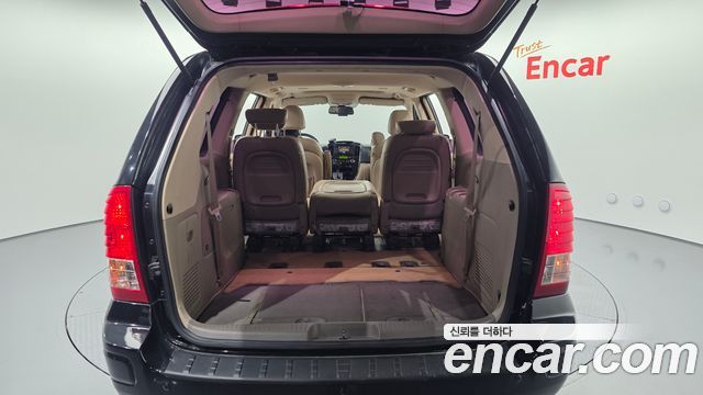 Kia Carnival R New Carnival Limousine GLX High-Deluxe 2014 — фото 16