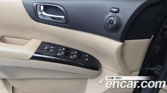 Kia Carnival R New Carnival Limousine GLX High-Deluxe 2014 — фото 17