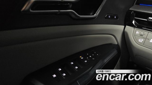 Kia Sportage (V) Gasoline 1.6 Turbo 2WD Signature 2025 — фото 20