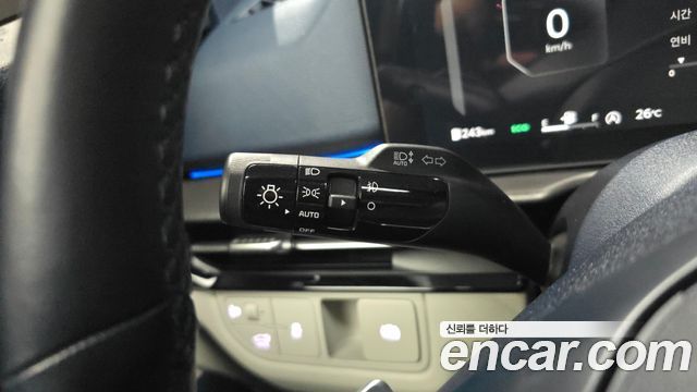 Kia Sportage (V) Gasoline 1.6 Turbo 2WD Signature 2025 — фото 29