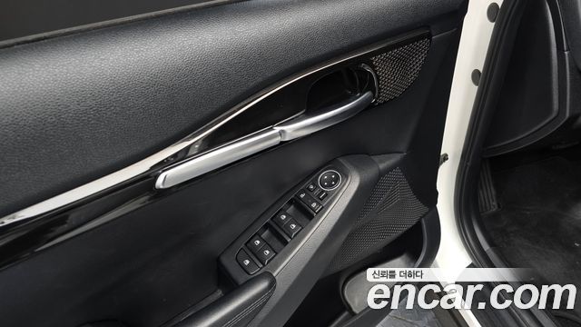 Kia Seltos Gasoline 1.6 Turbo 2WD Signature 2023 — фото 16