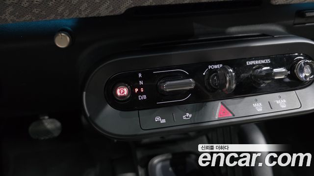 MINI Cooper Electric (IV) SE Favoured 2024 — фото 9