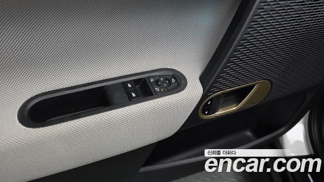 MINI Cooper Electric (IV) SE Favoured 2024 — фото 19