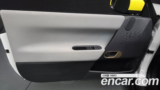 MINI Cooper Electric (IV) SE Favoured 2024 — фото 24