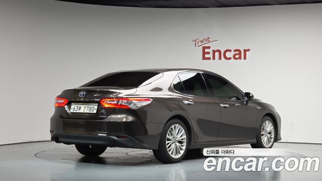 Toyota Camry (XV70) 2.5 XLE Hybrid 2018 — фото 2