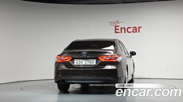 Toyota Camry (XV70) 2.5 XLE Hybrid 2018 — фото 4