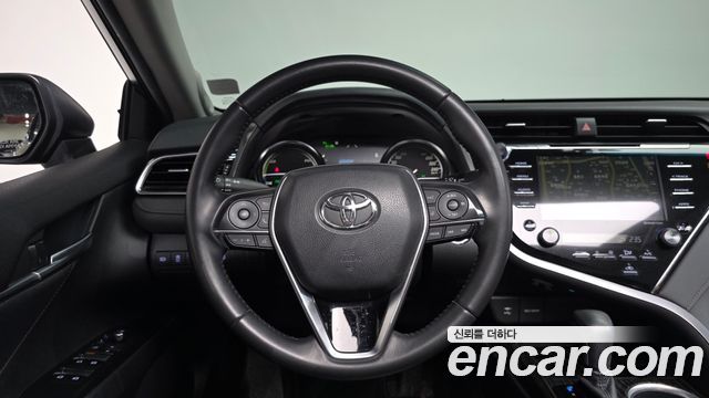Toyota Camry (XV70) 2.5 XLE Hybrid 2018 — фото 17