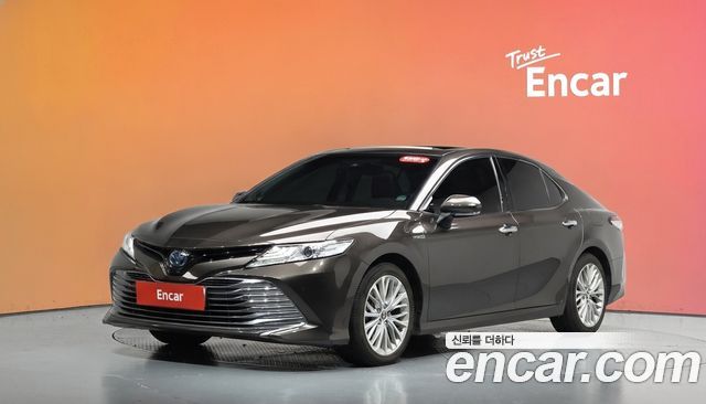 Toyota Camry (XV70) 2.5 XLE Hybrid