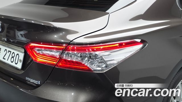 Toyota Camry (XV70) 2.5 XLE Hybrid 2018 — фото 29