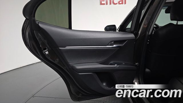 Toyota Camry (XV70) 2.5 XLE Hybrid 2018 — фото 31