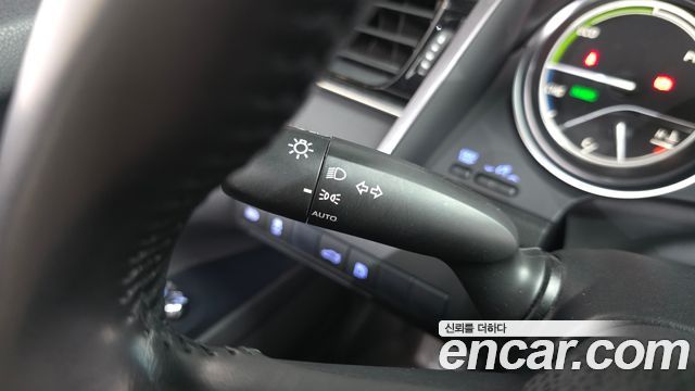 Toyota Camry (XV70) 2.5 XLE Hybrid 2018 — фото 37