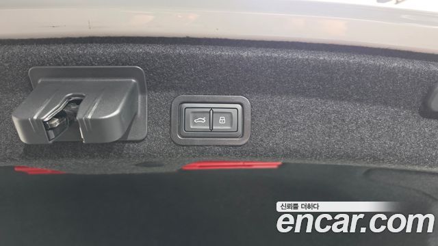 Audi A6 (C8) 40 TDI Premium 2023 — фото 16