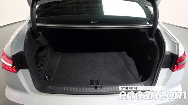 Audi A6 (C8) 40 TDI Premium 2023 — фото 32