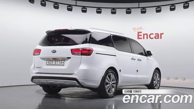 Kia Carnival 9-Seater Noblesse Special 2018 — фото 2