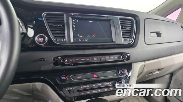 Kia Carnival 9-Seater Noblesse Special 2018 — фото 12