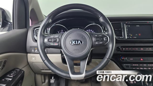 Kia Carnival 9-Seater Noblesse Special 2018 — фото 13