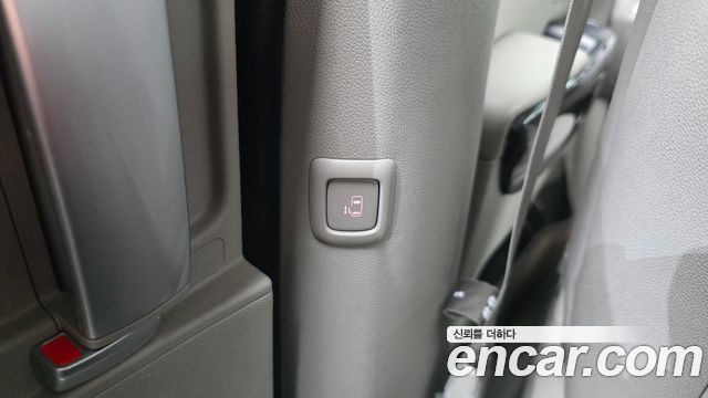Kia Carnival 9-Seater Noblesse Special 2018 — фото 17