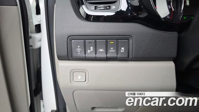 Kia Carnival 9-Seater Noblesse Special 2018 — фото 20