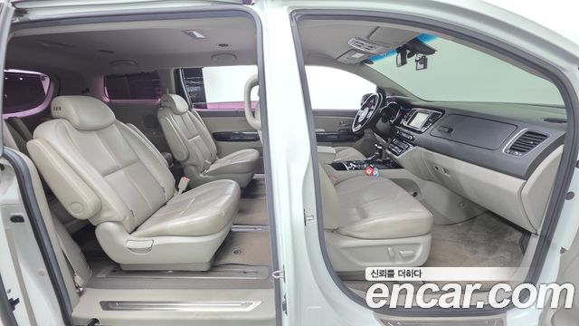Kia Carnival 9-Seater Noblesse Special 2018 — фото 26