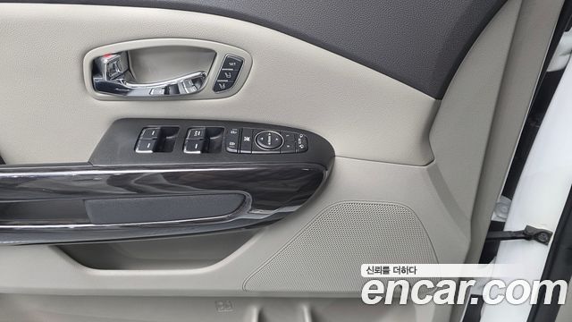 Kia Carnival 9-Seater Noblesse Special 2018 — фото 29