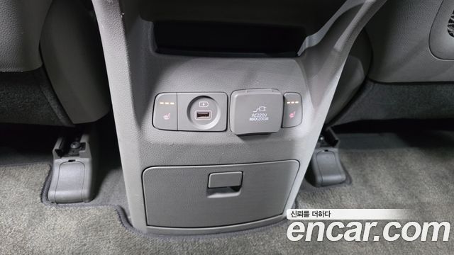 Kia Carnival 9-Seater Noblesse Special 2018 — фото 31