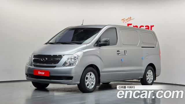 Hyundai Grand Starex 3-Seater VAN CVX Deluxe