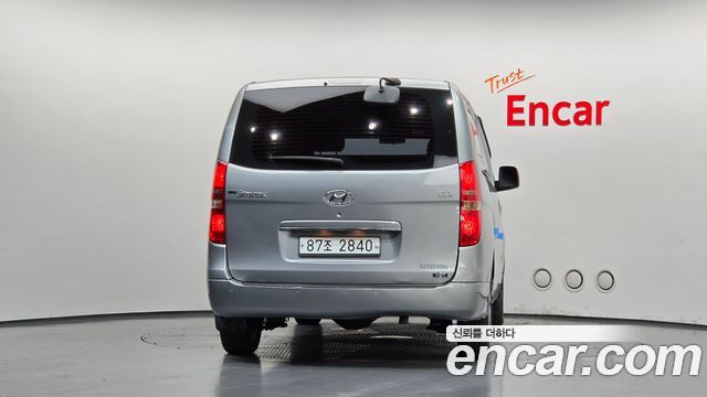 Hyundai Grand Starex 3-Seater VAN CVX Deluxe 2012 — фото 4