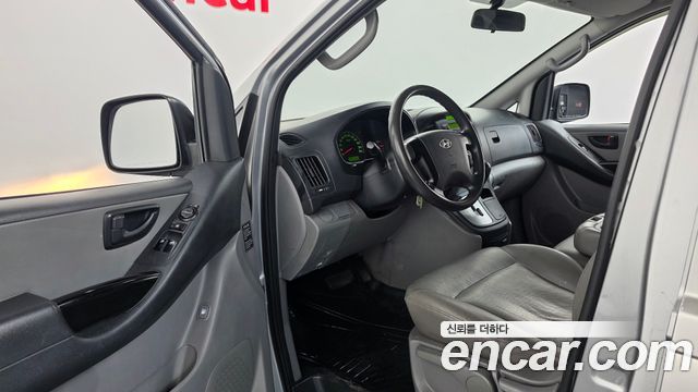 Hyundai Grand Starex 3-Seater VAN CVX Deluxe 2012 — фото 10