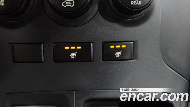 Hyundai Grand Starex 3-Seater VAN CVX Deluxe 2012 — фото 15