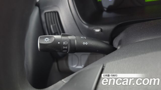 Hyundai Grand Starex 3-Seater VAN CVX Deluxe 2012 — фото 16