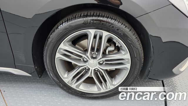 Hyundai Grandeur (IG) 2.4 Premium Special 2018 — фото 21
