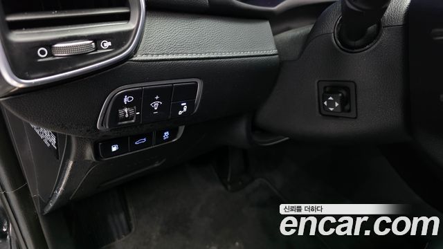Hyundai Grandeur (IG) 2.4 Premium Special 2018 — фото 29