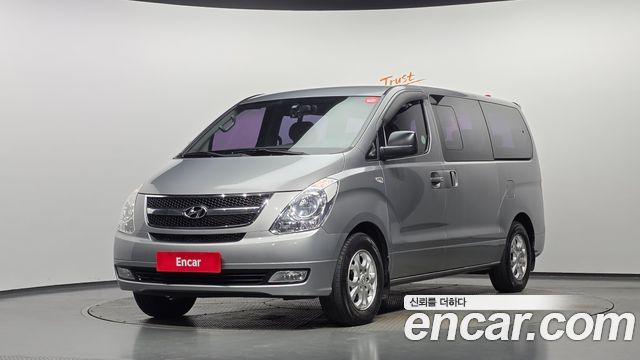 Hyundai Grand Starex 12-Seater Wagon CVX Luxury