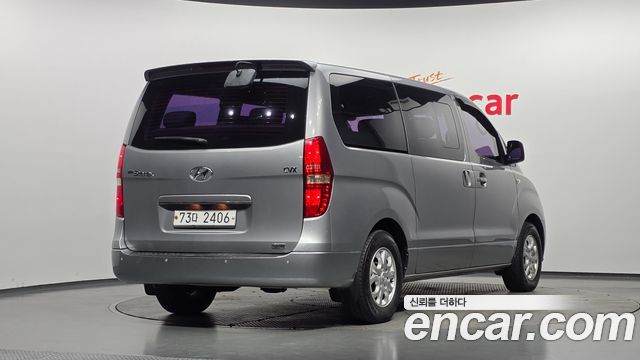 Hyundai Grand Starex 12-Seater Wagon CVX Luxury 2012 — фото 2