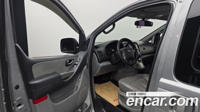 Hyundai Grand Starex 12-Seater Wagon CVX Luxury 2012 — фото 10