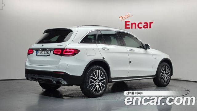 Mercedes-Benz GLC-Class (X253) GLC300e 4MATIC 2021 — фото 2